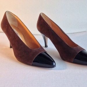 Henri Bendel vintage suede patent tipped pump